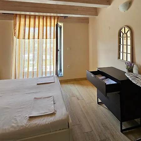 Apartment Maisonette By The Sea *