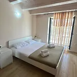уютные двухуровневые в 250 м от моря Apartman Hanióti