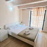 Apartman уютные двухуровневые в 250 м от моря *