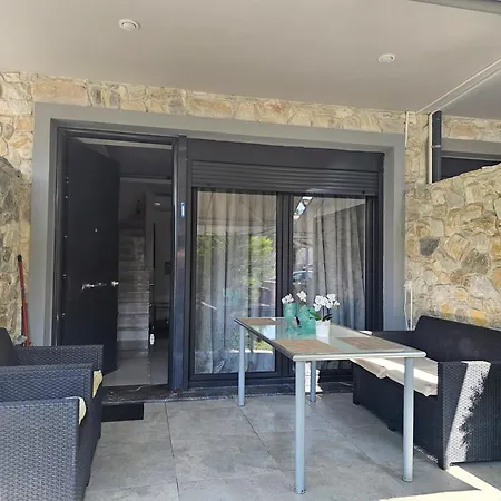 Maisonette By The Sea Daire Chaniotis