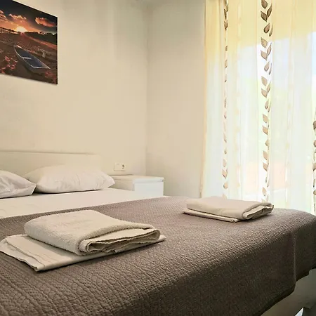 Maisonette By The Sea Daire