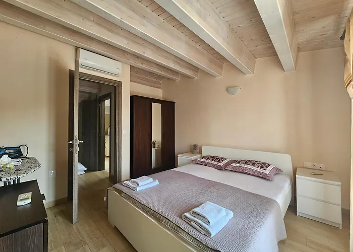 Maisonette By The Sea *