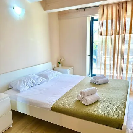 Maisonette By The Sea *